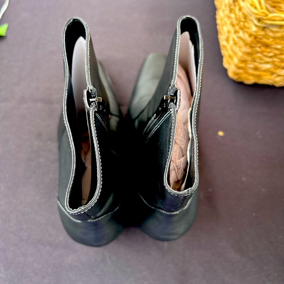 URBAN OUTFITTERS Black Square Toe Booties - Like New - Picture 2 of 5